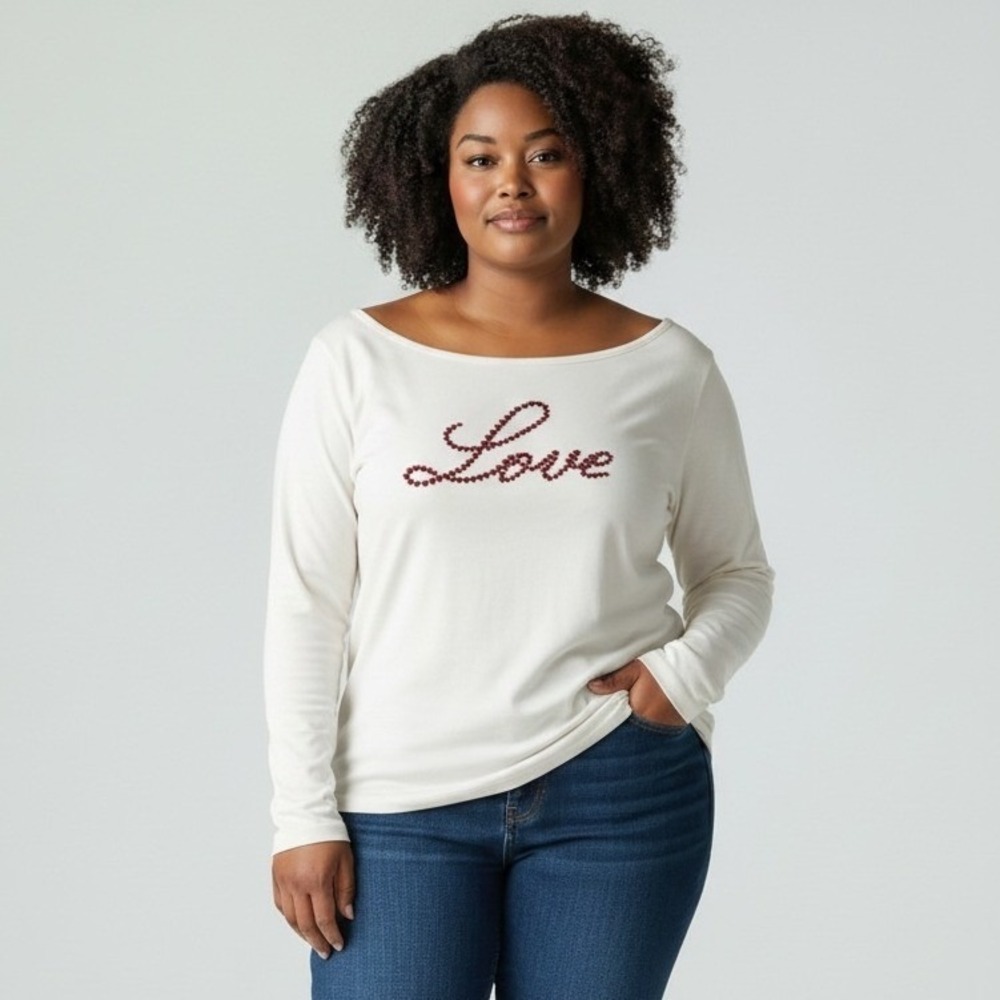 Universal Thread Top Women XXL Cream Long Sleeve Red LOVE Graphic Scoop Neck T